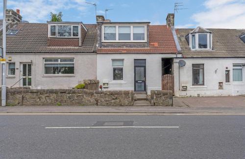 Dunfermline Apartment | Appin House -Cosy 2 bed house in Dunfermline