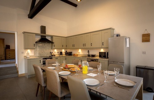 Trull House | Apple Tree Barn - a barn that sleeps 7 guests in 3 bedrooms