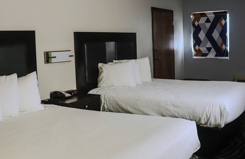 Independence Hotel | Apple Tree Inn and Suites