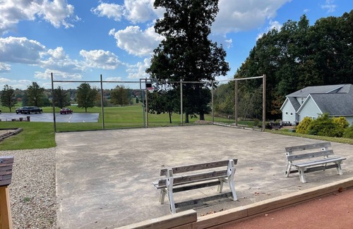 Apple Valley Condo | Apple Valley Lake, Pools, Beaches and Parks! Guest Pass Avail. for a small fee.