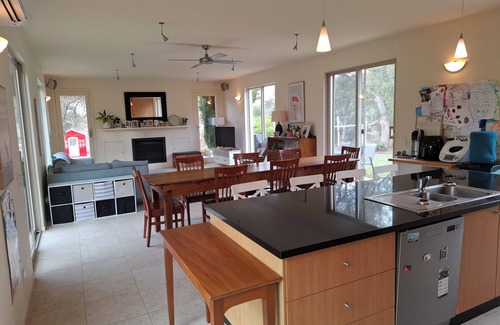 Newham Other | Applegarth - Hanging Rock Views, Near Wineries, Rural 3BR Stay!