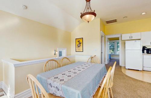 Newport House | Applegate House