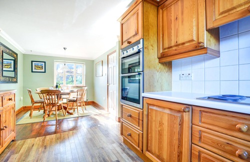Weybourne House | Appletree Cottage - Three Bedroom House, Sleeps 6