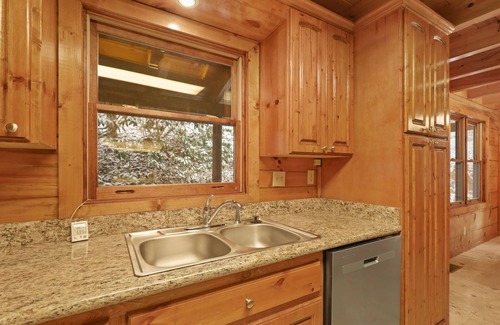 Banner Elk Cabin | APPsolute Heaven- A 4 Season Mountain Retreat