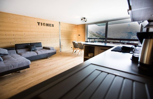 Tignes le Lac Apartment | APPT, CENTER STATION, TIGNES LAKE, at the foot of the slopes 6 pers