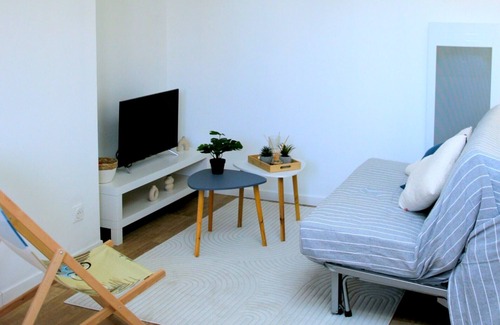 Calais City Center Apartment | Appt du Phare, 1 bedroom, near Calais port and bea