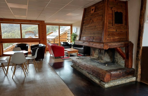 Puy-Saint-Vincent Apartment | Appt Moderne 4/6p, Skis au Pieds, Wifi, Piscine