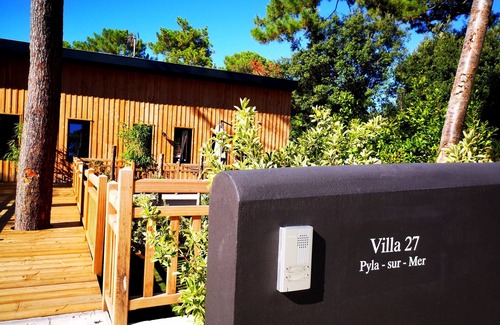 Pyla-sur-Mer Apartment | Appt No. 3 in villa. Garden, 2 bedrooms, sleeps 6 to 250 meters from the beach.