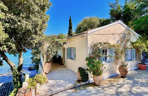 Apraos Villa | Apraos Beachfront House