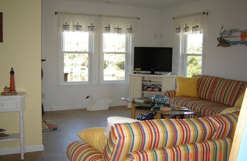 Brigands' Bay Cottage | April Spring Fishing Special : 100.00 night, 4 night min. Canal front cottage