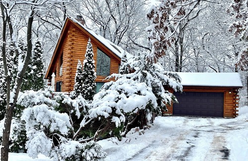 Wisconsin Dells House | April’s Christmas house 4br, 3ba with patio, pool table, poker table