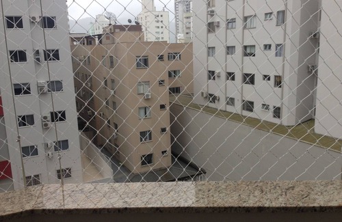 Centro Apartment | APT 1 BEDROOM BALNEÁRIO CAMBORIÚ - AV. BRAZIL - UP TO 4 PEOPLE - PRIVATE GARAGE.