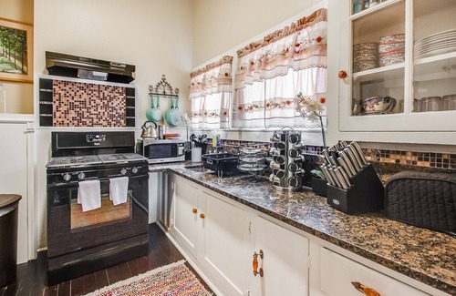 Tobin Hill Apartment | Apt #1 - Great Apt near Riverwalk, Pearl Brewery, Trinity & Ft. Sam Houston