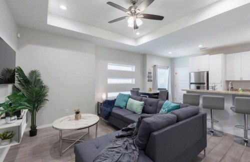 Pharr Apartment | Apt.#1 Modern New 2bed 2bath