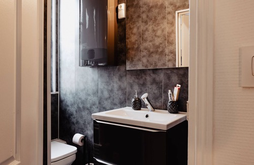 Valenciennes Apartment | Apt 102-Apartment-Ensuite with Shower