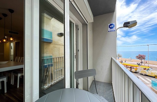 Blanes Apartment | Apt. 4 pax Blanes 30 m from the beach, air conditioning and free wifi. Vivalidays Sylvia.