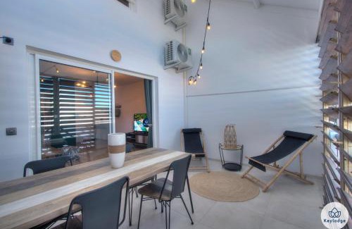 Carosse Apartment | Apt - 4 pers - Petit Duc - Rénové - 44m² - Centre de Mont Rocquefeuil - Saint-Gilles les Bains