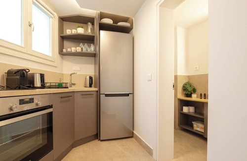 Plaka Hotel | Apt 6 ground floor studio with patio