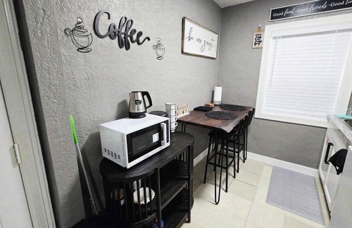 Baytown Apartment | Apt#6 Quiet comfortable place near chemical plants
