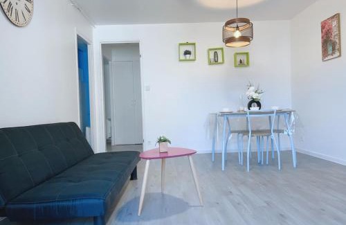 Fontenay-le-Comte Apartment | Apt 67m2 hyper centre: 2 chambres, cuisine TV wifi