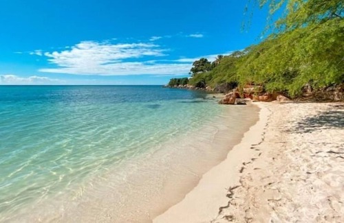 Guanica Apartment | Apt Cabins, Beach Pool & Min, Apt B
