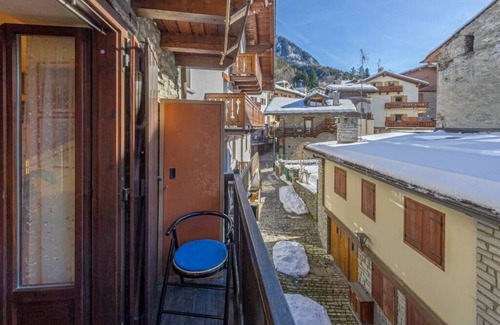 Courmayeur Apartment | Apt. Claire Mountain View - Wifi.