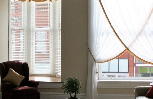 Guthrie Apartment | Apt. G above G Gallery & Glass Studio in a beautiful 1890 historic building