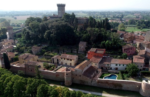 Vicopisano Apartment | Apt. IL FIENILE - "Brunelleschi Manor" Medieval Apartments Resort