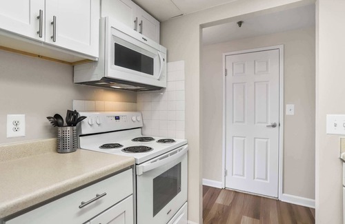 Arlington Apartment | Apt in Prime Location – Steps from Metro
