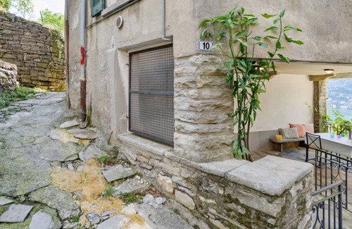 Pognana Lario Apartment | APT in rural house, lake view and patio!