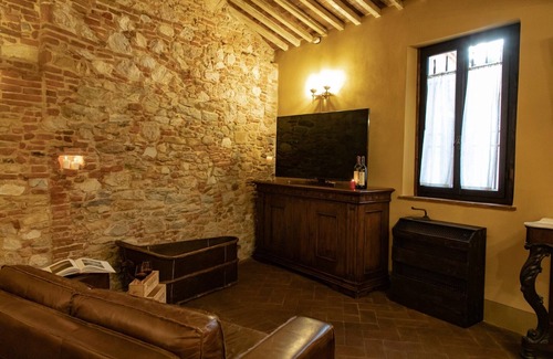Vicopisano Apartment | Apt. LA STALLA - "Brunelleschi Manor" Medieval Apartments Resort