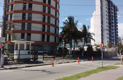 Ipiranga Apartment | Apt Martim de Sá - Facing the beach (foot in the sand) - Sea view