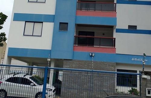 Indaia Apartment | Apt Martim de Sá, dorm, swimming pool, barbecue, up to 6 people