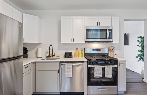 Mount Washington Apartment | Apt Mt Washington/On office Room-Pack 'n Play, Min to Sheraton and Skyline