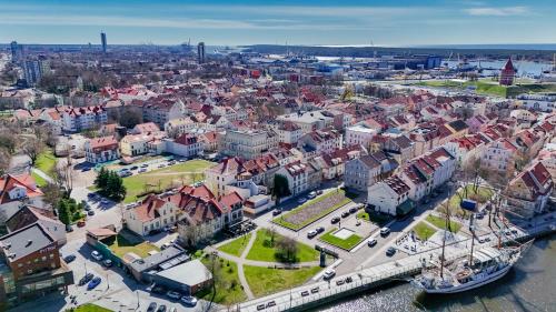 Old Town Apartment | Apt Near Meridianas with Parking I ᴄᴏʜᴏsᴛ