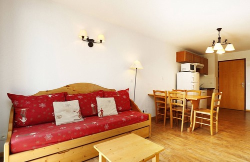 Orcieres-Merlette Apartment | Apt near the ski station 4/6 ppl, balcony, pool