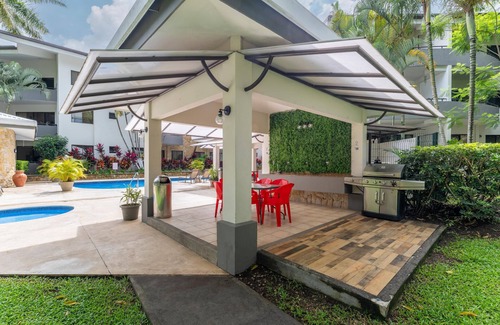 Santa Ana Apartment | Apt Orquidea in Santa Ana! AC, Wifi, Pool and Gym