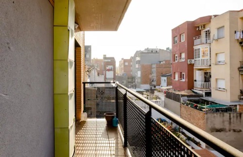 Sant Adria de Besos Apartment | Apt.p/5 15min from Barcelona and Beaches W/Terrace