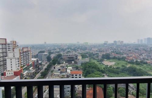 Ragunan Apartment | Apt Pejaten Park Residence 2 BR Grey dgn Netflix, Bathub, Pool