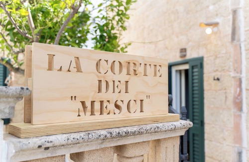 Specchia House | Apt Suite - Corte dei Mesci by Just Houses SRL - With Jacuzzi