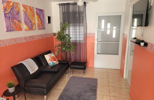 Coto Apartment | Apt w/Pool Deck & Games, 5 mins From The Beach- CU
