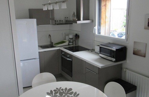 Saint-Marc-sur-Mer Apartment | Apt with loggia facing east south, quiet area 7 minutes walk from the beach