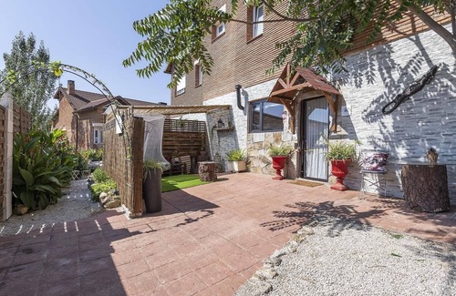 Robledo de Chavela Villa | Apt with Swimming Pool in the Sierra de Madrid