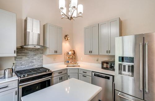 Guilderland Center Apartment | Apt within Townhome Albany Estate with Yard Access