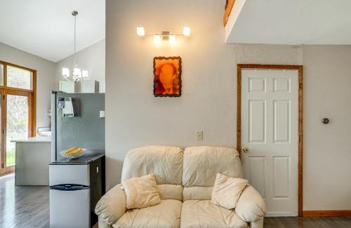 Guilderland Center Apartment | Apt within Townhome Albany Estate with Yard Access