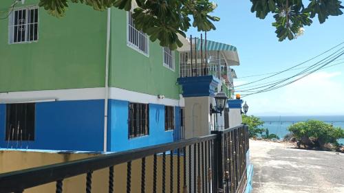 Barrio La Fortaleza Vieja Apartment | Apto 2Habitaciones con Aire y Vista al Malecón de Samaná