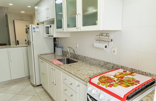 Vila Alzira Apartment | Apto a 250m da Praia do Tombo no Guarujá/SP