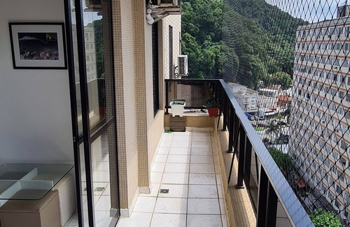 Pitangueiras Apartment | Apto Amplo, Confortável , 1 min Praia, Late Checkout
