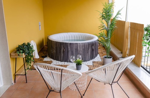 Municipio 2 Apartment | [ApuliaLux] City Center Loft con SPA & Netflix