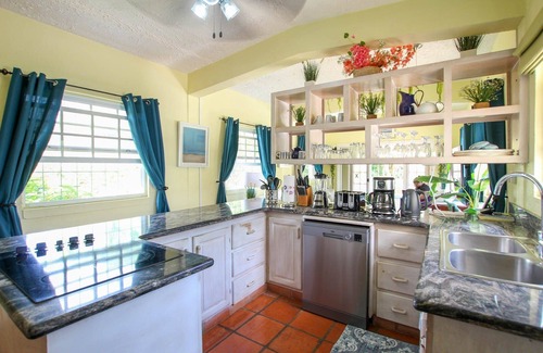 Sunset Crest House | Aqua Bliss 3 Bedroom Home by Bluescape